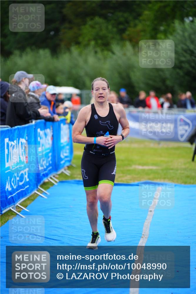 30.08.2026 - Elbe Triathlon Hamburg LAZAROV Photography http://msf.ph/oto/10048990 30.08.2026 10:34:46 Ziel 356, 385 meine-sportfotos.de