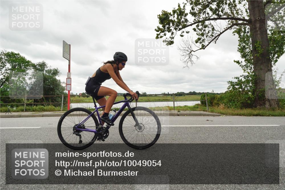 30.08.2026 - Elbe Triathlon Hamburg Michael Burmester http://msf.ph/oto/10049054 30.08.2026 15:27:34 Radfahren  meine-sportfotos.de