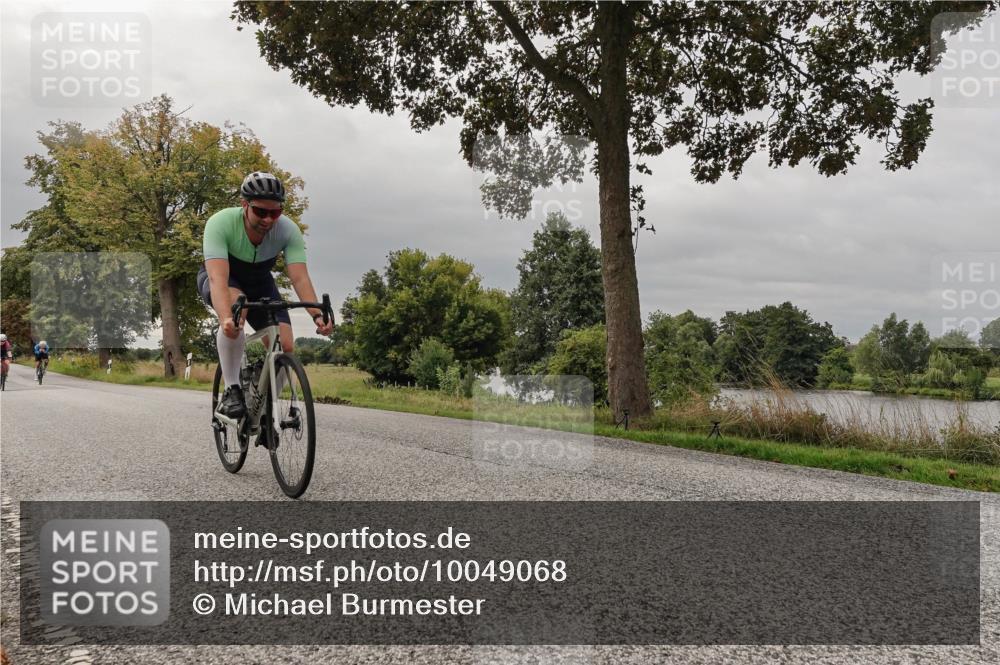 30.08.2026 - Elbe Triathlon Hamburg Michael Burmester http://msf.ph/oto/10049068 30.08.2026 09:47:46 Radfahren 305, 336, 432, 502, 553, 666 meine-sportfotos.de