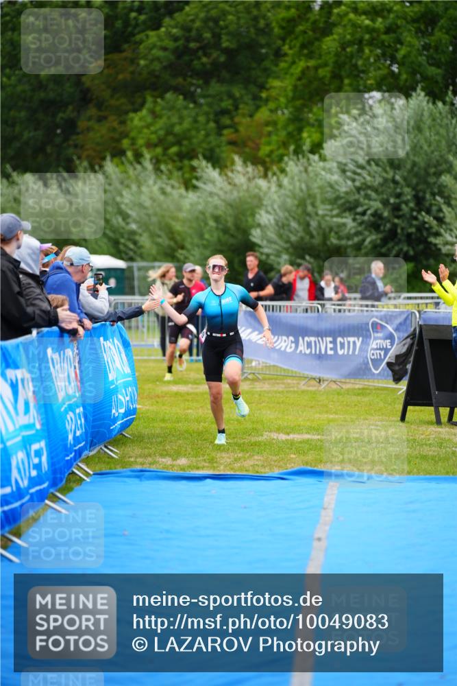 30.08.2026 - Elbe Triathlon Hamburg LAZAROV Photography http://msf.ph/oto/10049083 30.08.2026 10:35:03 Ziel 359 meine-sportfotos.de