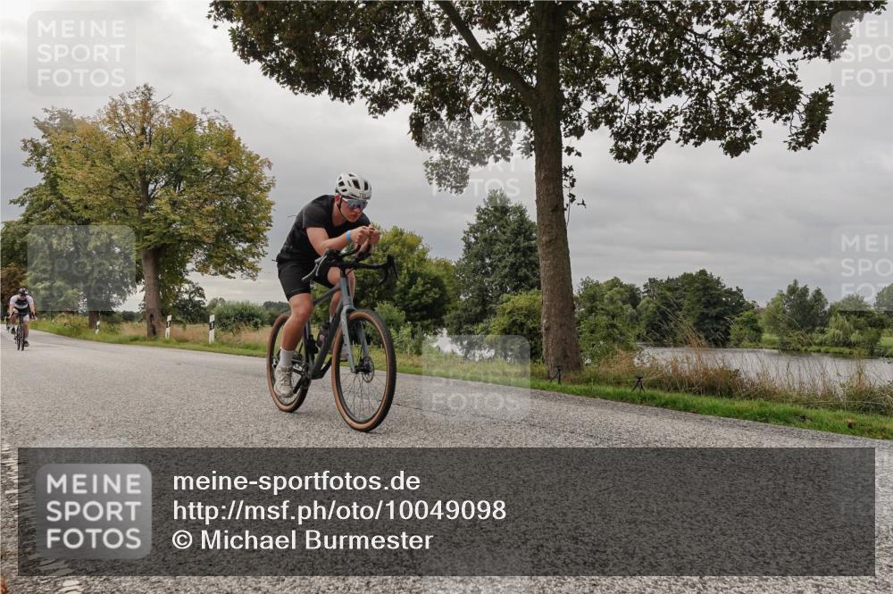 30.08.2026 - Elbe Triathlon Hamburg Michael Burmester http://msf.ph/oto/10049098 30.08.2026 09:48:00 Radfahren 521, 533, 703, 793, 817, 1894 meine-sportfotos.de