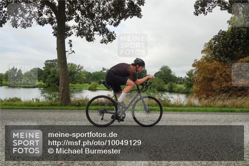 30.08.2026 - Elbe Triathlon Hamburg Michael Burmester http://msf.ph/oto/10049129 30.08.2026 09:36:39 Radfahren 398, 444, 524, 606, 670, 834 meine-sportfotos.de