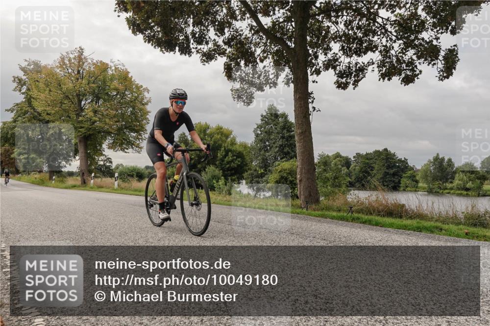 30.08.2026 - Elbe Triathlon Hamburg Michael Burmester http://msf.ph/oto/10049180 30.08.2026 09:48:32 Radfahren 263, 598, 662, 875, 877 meine-sportfotos.de