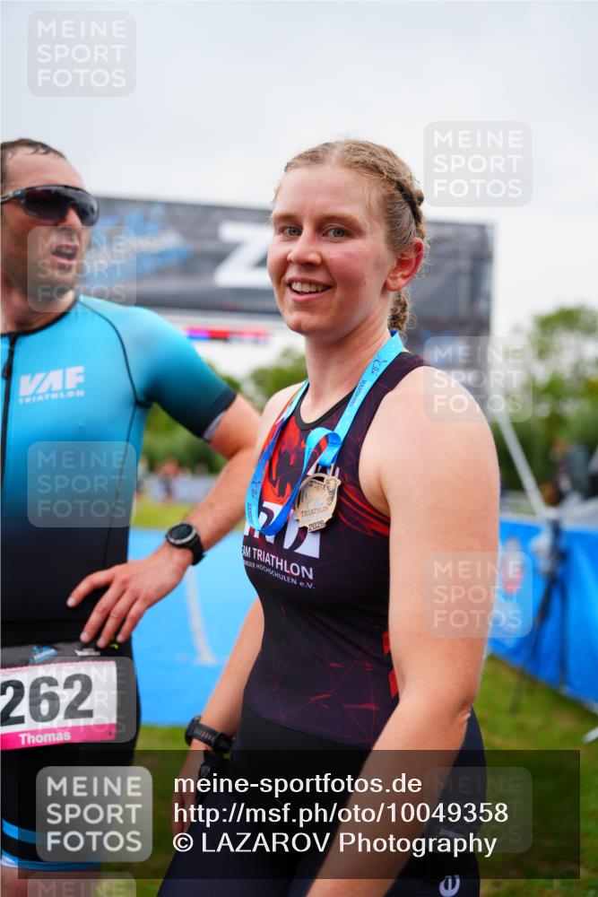 30.08.2026 - Elbe Triathlon Hamburg LAZAROV Photography http://msf.ph/oto/10049358 30.08.2026 10:35:33 Ziel  meine-sportfotos.de