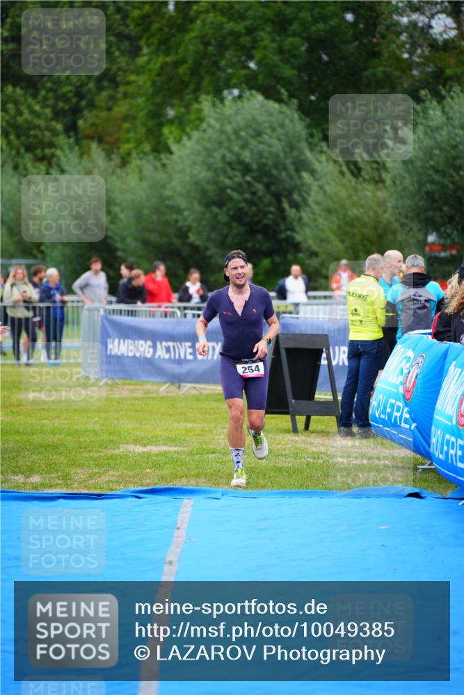 30.08.2026 - Elbe Triathlon Hamburg LAZAROV Photography http://msf.ph/oto/10049385 30.08.2026 10:35:53 Ziel 254, 366 meine-sportfotos.de