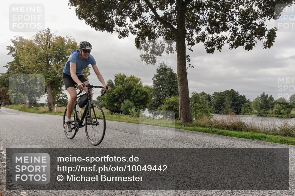 30.08.2026 - Elbe Triathlon Hamburg Michael Burmester http://msf.ph/oto/10049442 30.08.2026 09:50:50 Radfahren 281, 398, 440, 514, 629, 800 meine-sportfotos.de