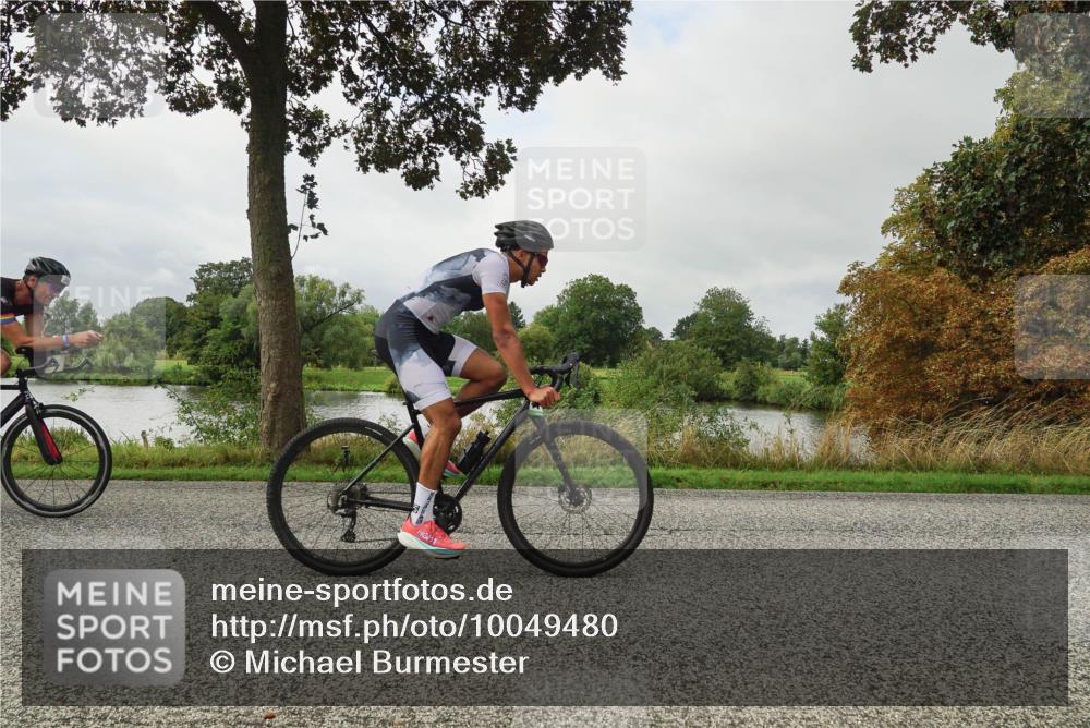 30.08.2026 - Elbe Triathlon Hamburg Michael Burmester http://msf.ph/oto/10049480 30.08.2026 09:38:25 Radfahren 326, 418, 428, 441, 488, 669, 729, 788 meine-sportfotos.de