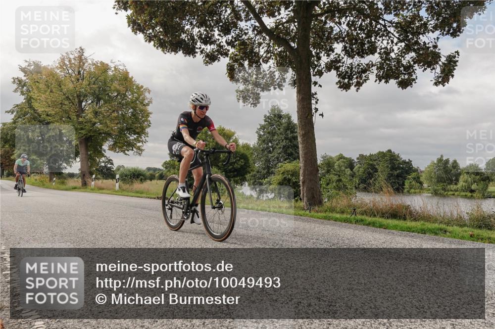 30.08.2026 - Elbe Triathlon Hamburg Michael Burmester http://msf.ph/oto/10049493 30.08.2026 09:51:19 Radfahren 565, 570, 708, 709, 860, 861, 936, 977 meine-sportfotos.de