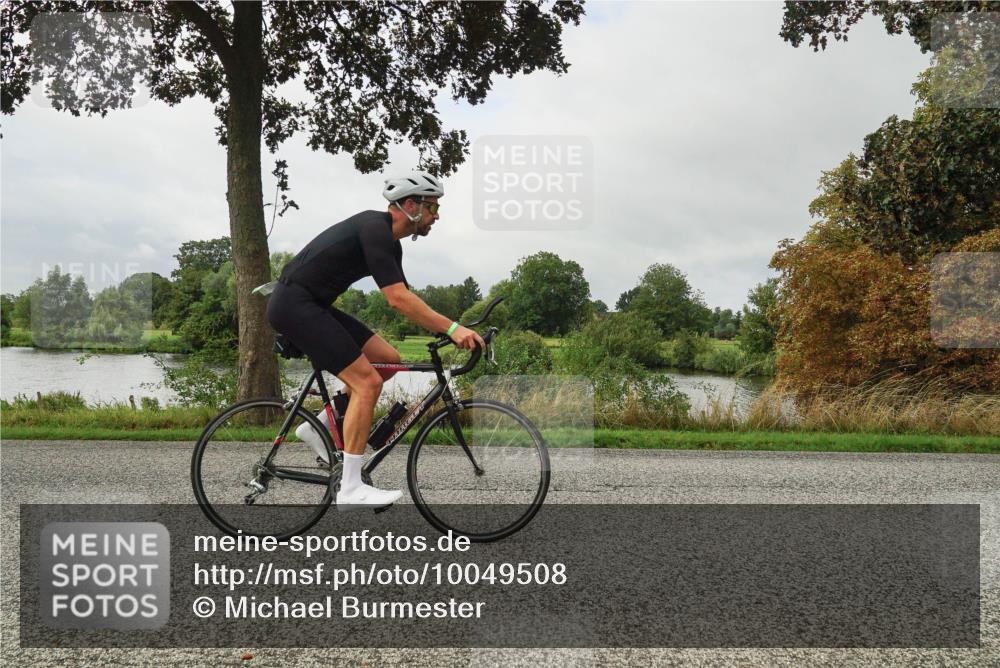 30.08.2026 - Elbe Triathlon Hamburg Michael Burmester http://msf.ph/oto/10049508 30.08.2026 09:38:32 Radfahren 352, 410, 441, 462, 669, 693, 729 meine-sportfotos.de