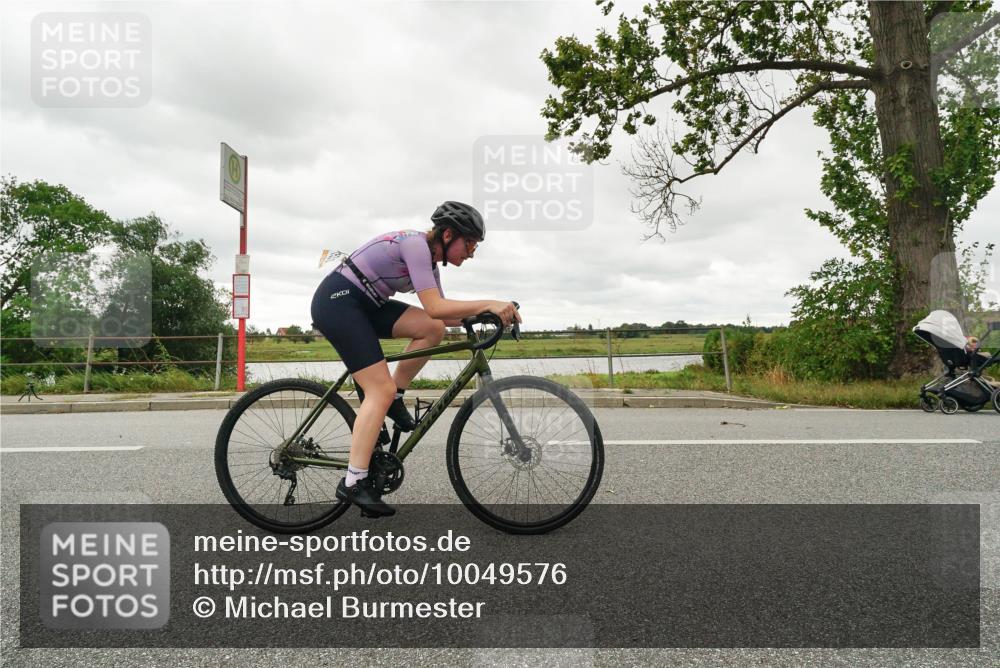 30.08.2026 - Elbe Triathlon Hamburg Michael Burmester http://msf.ph/oto/10049576 30.08.2026 15:33:49 Radfahren  meine-sportfotos.de