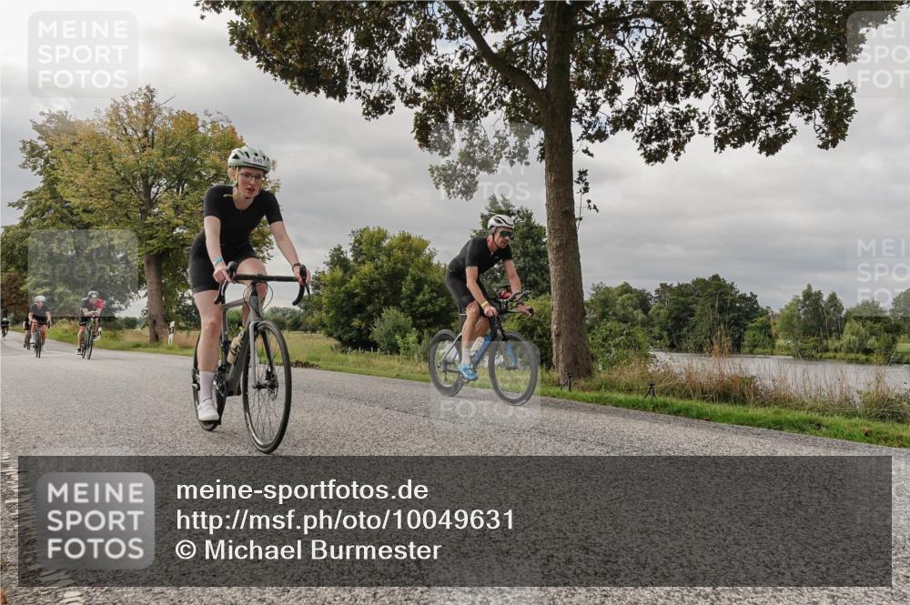 30.08.2026 - Elbe Triathlon Hamburg Michael Burmester http://msf.ph/oto/10049631 30.08.2026 09:52:32 Radfahren 389, 439, 500, 668, 714, 732, 811, 849, 889, 903 meine-sportfotos.de