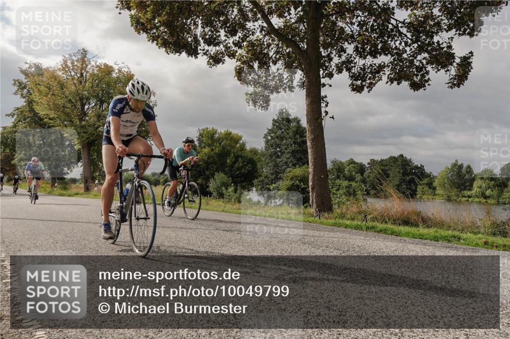 30.08.2026 - Elbe Triathlon Hamburg Michael Burmester http://msf.ph/oto/10049799 30.08.2026 09:54:45 Radfahren 400, 418, 541, 583, 648, 711, 911 meine-sportfotos.de