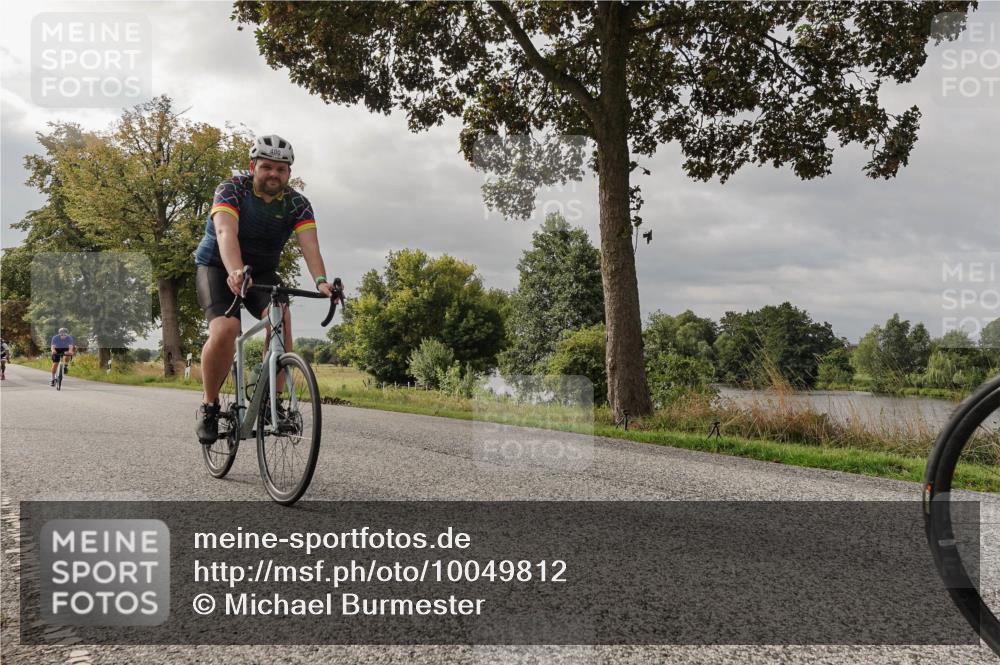 30.08.2026 - Elbe Triathlon Hamburg Michael Burmester http://msf.ph/oto/10049812 30.08.2026 09:54:50 Radfahren 400, 418, 541, 583, 729 meine-sportfotos.de