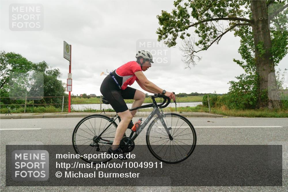 30.08.2026 - Elbe Triathlon Hamburg Michael Burmester http://msf.ph/oto/10049911 30.08.2026 15:39:28 Radfahren  meine-sportfotos.de