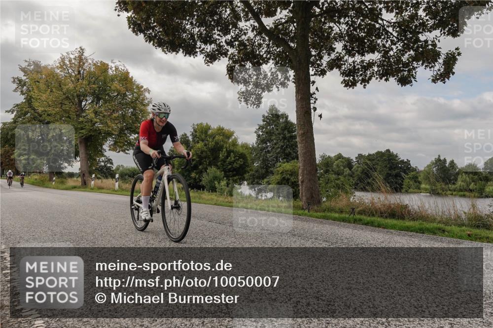 30.08.2026 - Elbe Triathlon Hamburg Michael Burmester http://msf.ph/oto/10050007 30.08.2026 09:56:50 Radfahren 543, 646, 771, 901, 912, 957, 962 meine-sportfotos.de