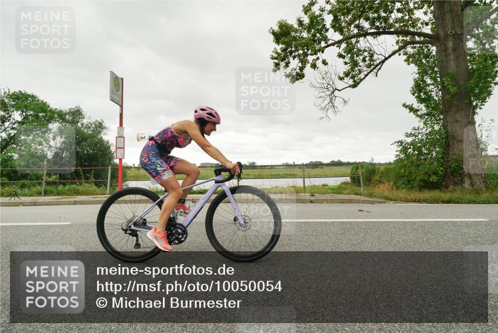 30.08.2026 - Elbe Triathlon Hamburg Michael Burmester http://msf.ph/oto/10050054 30.08.2026 15:41:07 Radfahren  meine-sportfotos.de