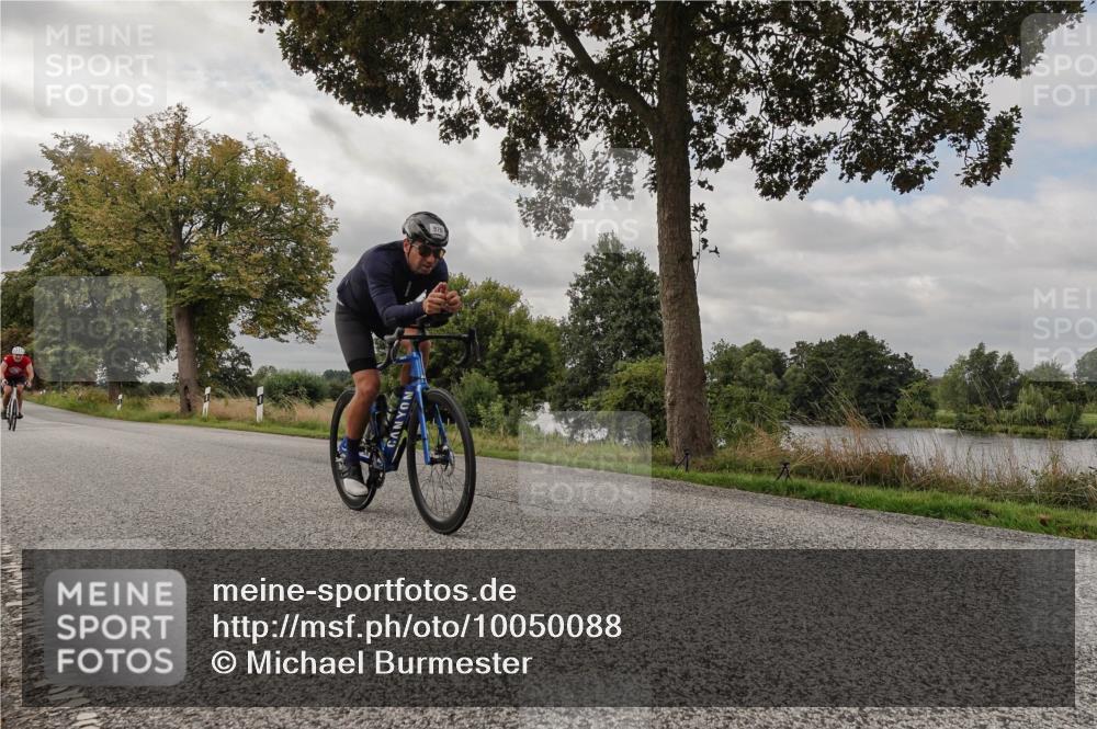 30.08.2026 - Elbe Triathlon Hamburg Michael Burmester http://msf.ph/oto/10050088 30.08.2026 09:57:39 Radfahren 569, 734, 737, 976 meine-sportfotos.de