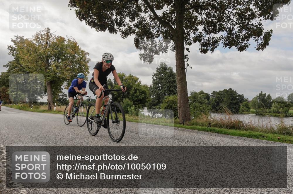 30.08.2026 - Elbe Triathlon Hamburg Michael Burmester http://msf.ph/oto/10050109 30.08.2026 09:57:58 Radfahren 446, 611, 838, 880, 938 meine-sportfotos.de