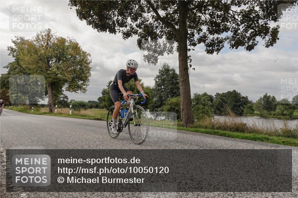 30.08.2026 - Elbe Triathlon Hamburg Michael Burmester http://msf.ph/oto/10050120 30.08.2026 09:58:02 Radfahren 423, 611, 838, 880, 944 meine-sportfotos.de