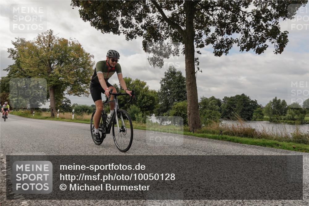 30.08.2026 - Elbe Triathlon Hamburg Michael Burmester http://msf.ph/oto/10050128 30.08.2026 09:58:06 Radfahren 403, 423, 785, 838, 897, 944 meine-sportfotos.de