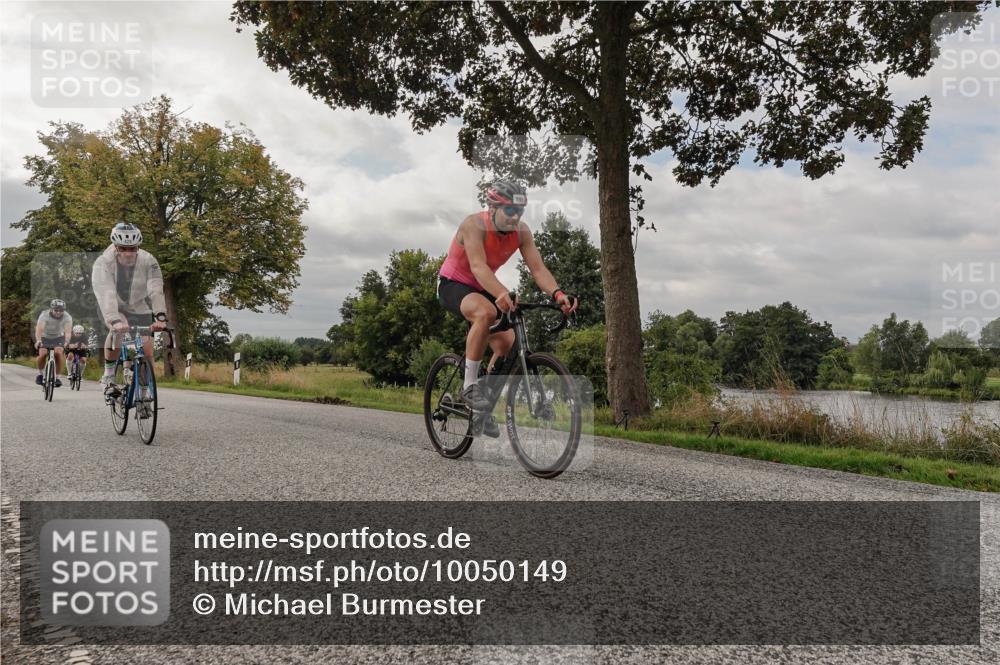 30.08.2026 - Elbe Triathlon Hamburg Michael Burmester http://msf.ph/oto/10050149 30.08.2026 09:58:16 Radfahren 404, 429, 585, 590, 603, 701, 722, 897 meine-sportfotos.de