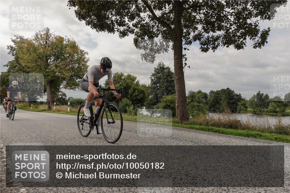 30.08.2026 - Elbe Triathlon Hamburg Michael Burmester http://msf.ph/oto/10050182 30.08.2026 09:58:33 Radfahren 417, 503, 506, 508, 526, 607, 656, 779, 881 meine-sportfotos.de