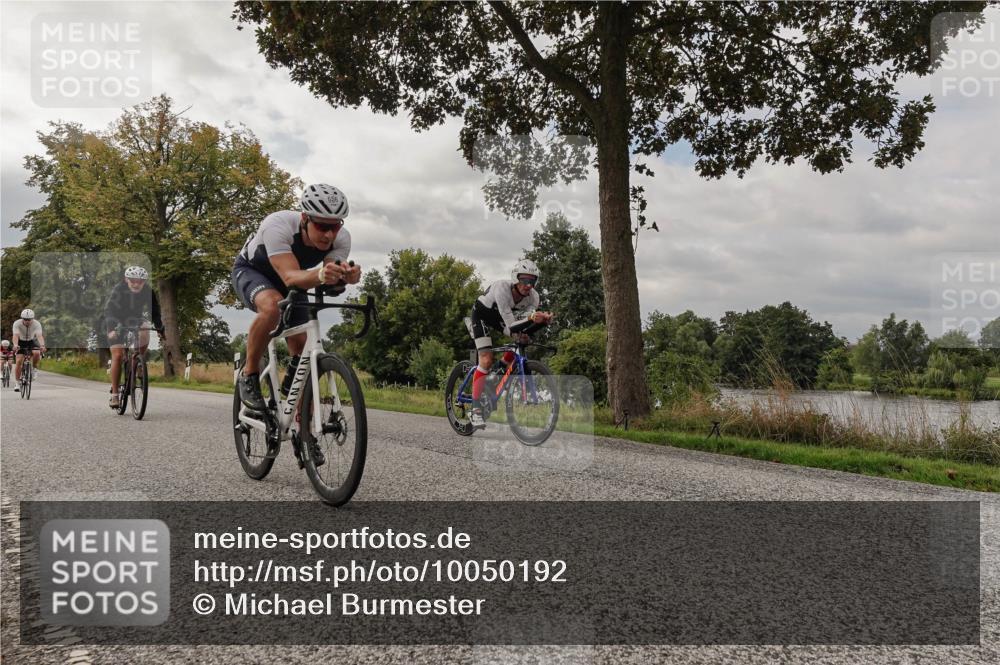 30.08.2026 - Elbe Triathlon Hamburg Michael Burmester http://msf.ph/oto/10050192 30.08.2026 09:58:38 Radfahren 417, 464, 503, 513, 526, 656, 779, 950 meine-sportfotos.de