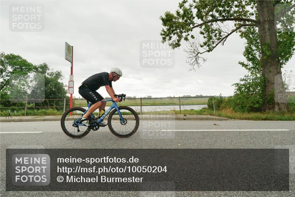 30.08.2026 - Elbe Triathlon Hamburg Michael Burmester http://msf.ph/oto/10050204 30.08.2026 15:41:59 Radfahren  meine-sportfotos.de