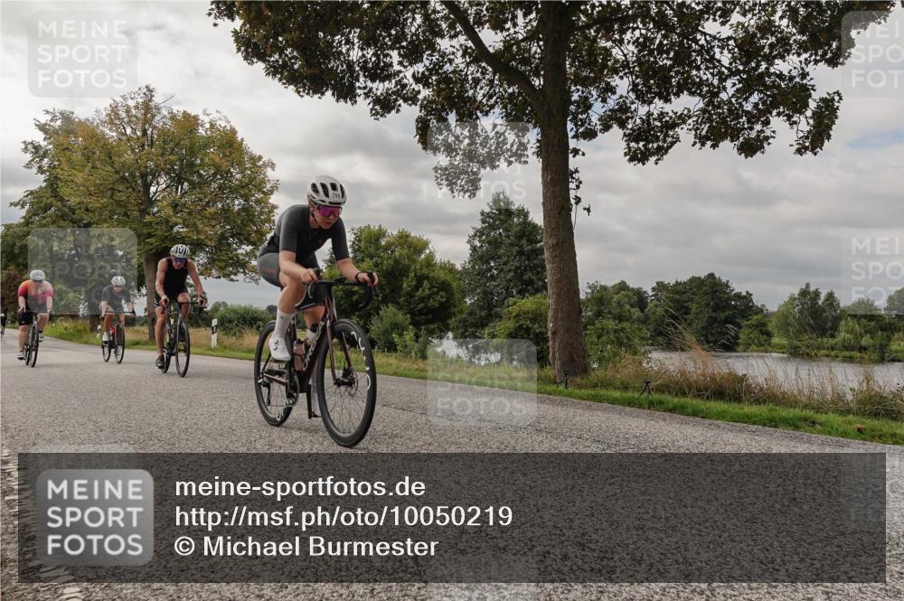 30.08.2026 - Elbe Triathlon Hamburg Michael Burmester http://msf.ph/oto/10050219 30.08.2026 09:58:56 Radfahren 409, 540, 664, 691, 752, 799, 919, 954 meine-sportfotos.de