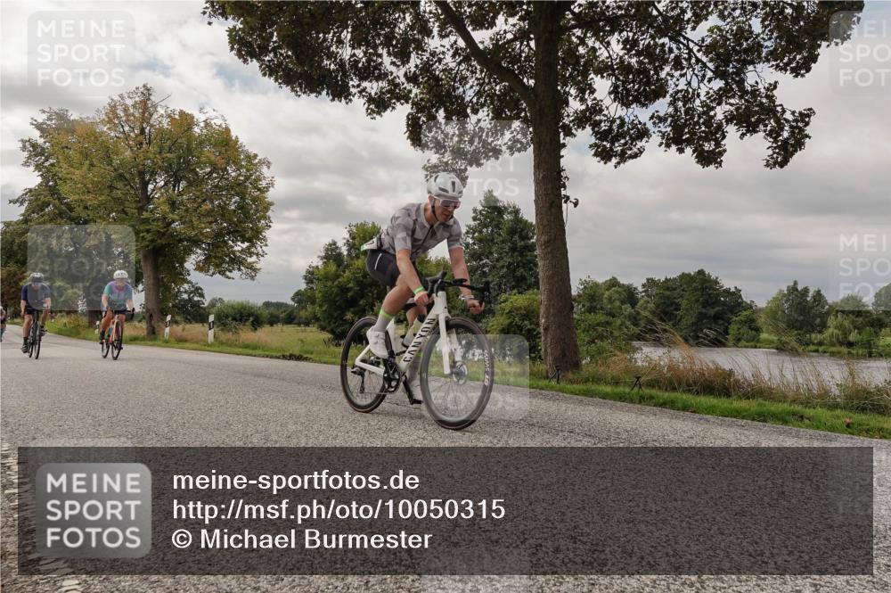 30.08.2026 - Elbe Triathlon Hamburg Michael Burmester http://msf.ph/oto/10050315 30.08.2026 09:59:55 Radfahren 248, 394, 430, 467, 532, 547, 596, 697, 769, 874, 900, 947 meine-sportfotos.de