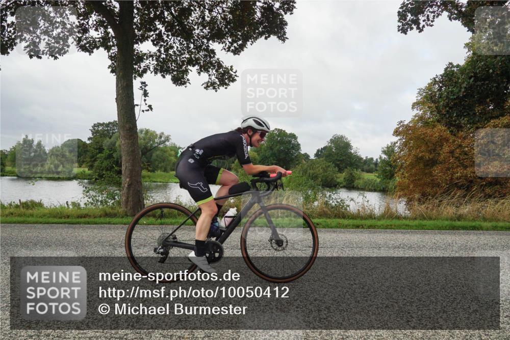 30.08.2026 - Elbe Triathlon Hamburg Michael Burmester http://msf.ph/oto/10050412 30.08.2026 09:44:08 Radfahren 335, 380, 433, 556, 638, 771, 879, 950 meine-sportfotos.de