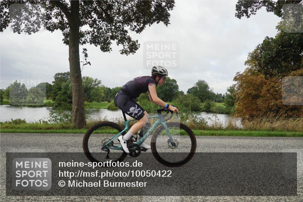 30.08.2026 - Elbe Triathlon Hamburg Michael Burmester http://msf.ph/oto/10050422 30.08.2026 09:44:10 Radfahren 335, 380, 433, 556, 771, 831, 866, 950 meine-sportfotos.de
