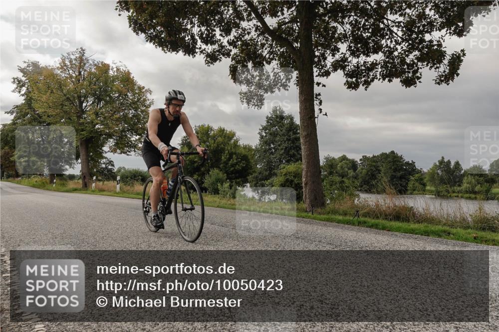 30.08.2026 - Elbe Triathlon Hamburg Michael Burmester http://msf.ph/oto/10050423 30.08.2026 10:01:53 Radfahren 694, 827, 848 meine-sportfotos.de