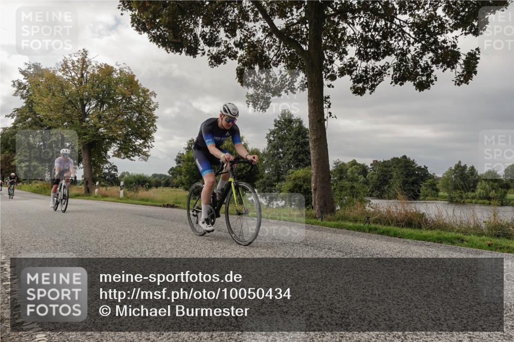 30.08.2026 - Elbe Triathlon Hamburg Michael Burmester http://msf.ph/oto/10050434 30.08.2026 10:02:07 Radfahren 438, 552, 622, 640, 702, 704, 915, 940 meine-sportfotos.de