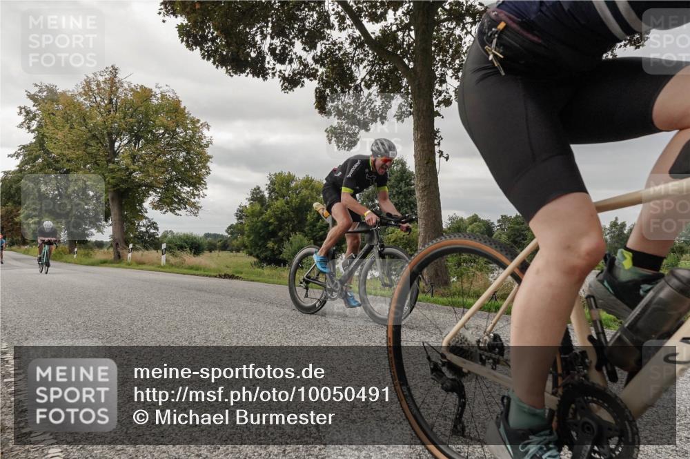30.08.2026 - Elbe Triathlon Hamburg Michael Burmester http://msf.ph/oto/10050491 30.08.2026 10:02:57 Radfahren 460, 493, 582, 598, 639, 862, 870, 942, 978, 1894 meine-sportfotos.de