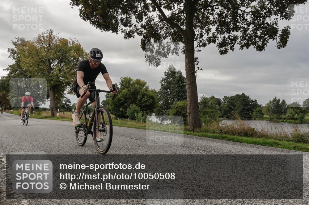 30.08.2026 - Elbe Triathlon Hamburg Michael Burmester http://msf.ph/oto/10050508 30.08.2026 10:03:04 Radfahren 460, 567, 582, 666, 857, 921, 942, 1894 meine-sportfotos.de