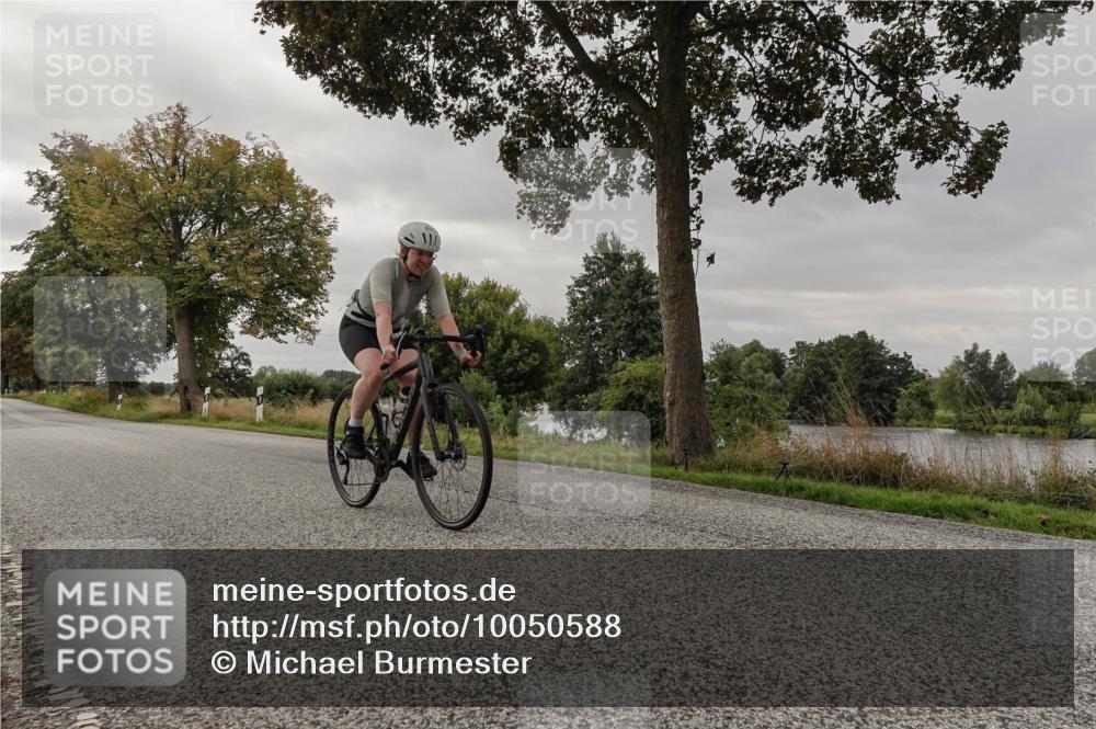 30.08.2026 - Elbe Triathlon Hamburg Michael Burmester http://msf.ph/oto/10050588 30.08.2026 10:04:05 Radfahren 847, 948 meine-sportfotos.de
