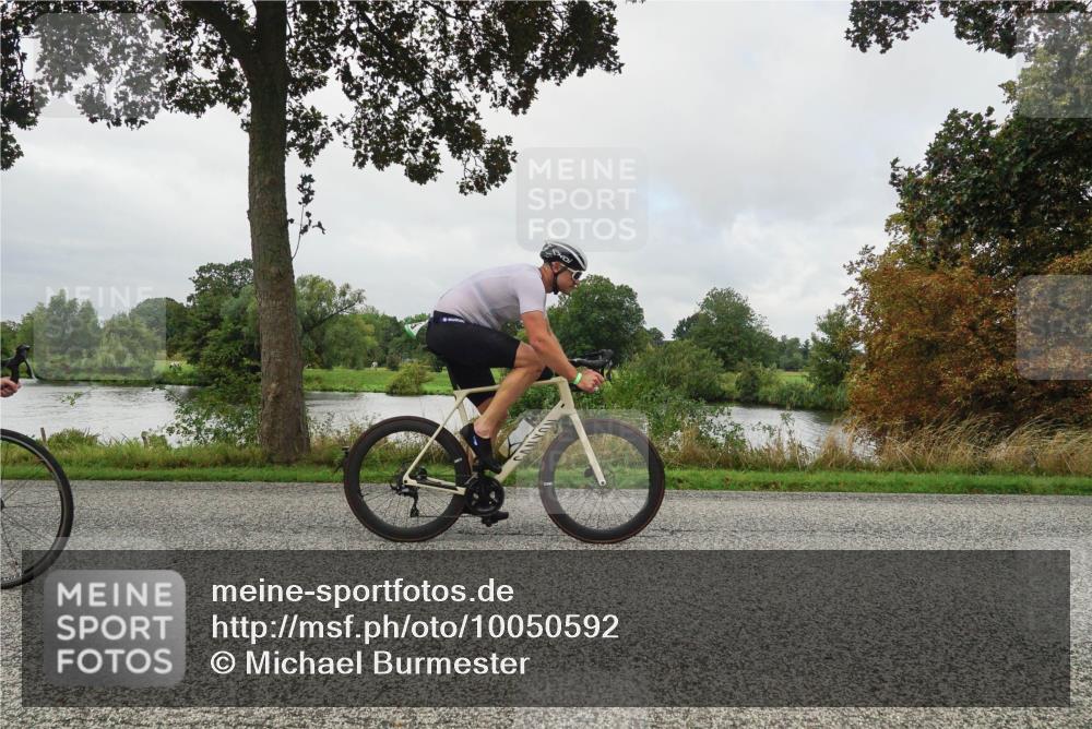 30.08.2026 - Elbe Triathlon Hamburg Michael Burmester http://msf.ph/oto/10050592 30.08.2026 09:45:24 Radfahren 321, 459, 467, 489 meine-sportfotos.de