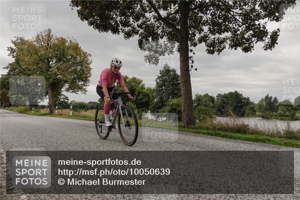 30.08.2026 - Elbe Triathlon Hamburg Michael Burmester http://msf.ph/oto/10050639 30.08.2026 10:05:05 Radfahren 821, 868, 925 meine-sportfotos.de