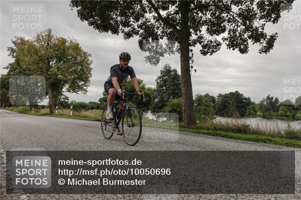 30.08.2026 - Elbe Triathlon Hamburg Michael Burmester http://msf.ph/oto/10050696 30.08.2026 10:06:02 Radfahren 405 meine-sportfotos.de