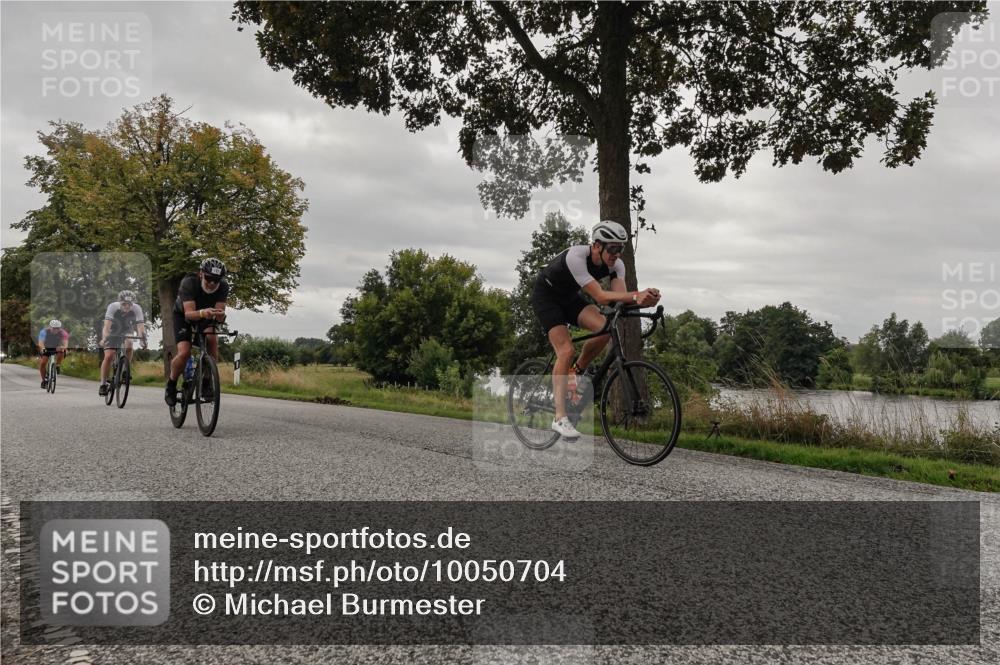 30.08.2026 - Elbe Triathlon Hamburg Michael Burmester http://msf.ph/oto/10050704 30.08.2026 10:06:15 Radfahren 483, 584, 787, 816, 877 meine-sportfotos.de