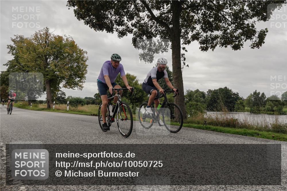 30.08.2026 - Elbe Triathlon Hamburg Michael Burmester http://msf.ph/oto/10050725 30.08.2026 10:06:28 Radfahren 490, 498, 609, 668, 687, 715, 806 meine-sportfotos.de