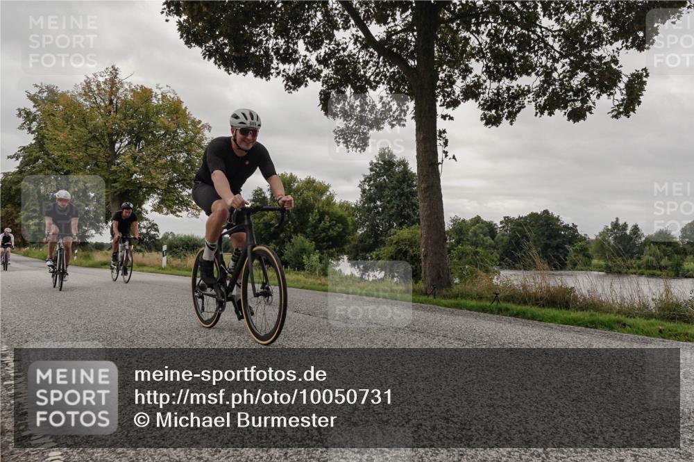 30.08.2026 - Elbe Triathlon Hamburg Michael Burmester http://msf.ph/oto/10050731 30.08.2026 10:06:34 Radfahren 490, 498, 555, 609, 906 meine-sportfotos.de