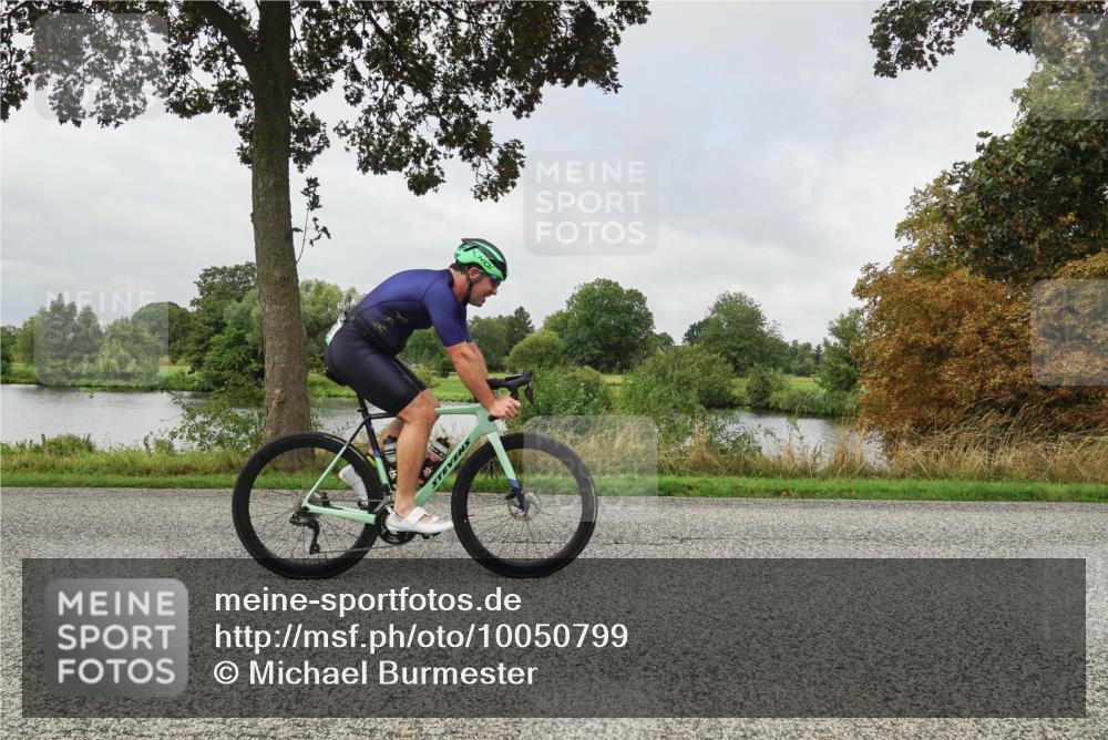 30.08.2026 - Elbe Triathlon Hamburg Michael Burmester http://msf.ph/oto/10050799 30.08.2026 09:46:57 Radfahren 572, 672, 824, 870 meine-sportfotos.de