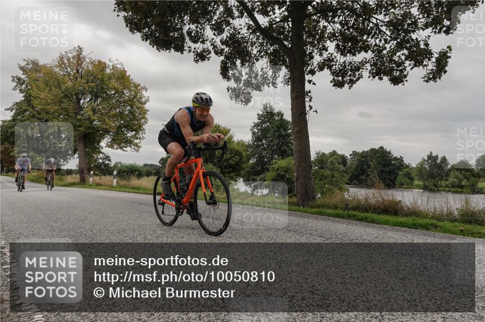 30.08.2026 - Elbe Triathlon Hamburg Michael Burmester http://msf.ph/oto/10050810 30.08.2026 10:07:39 Radfahren 554, 739, 773, 936 meine-sportfotos.de