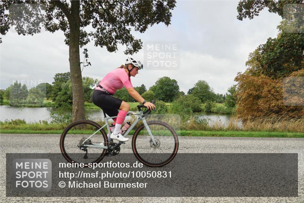 30.08.2026 - Elbe Triathlon Hamburg Michael Burmester http://msf.ph/oto/10050831 30.08.2026 09:47:34 Radfahren 260, 327, 358, 552, 809, 868 meine-sportfotos.de