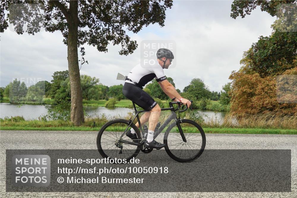 30.08.2026 - Elbe Triathlon Hamburg Michael Burmester http://msf.ph/oto/10050918 30.08.2026 09:48:41 Radfahren 384, 395, 591 meine-sportfotos.de