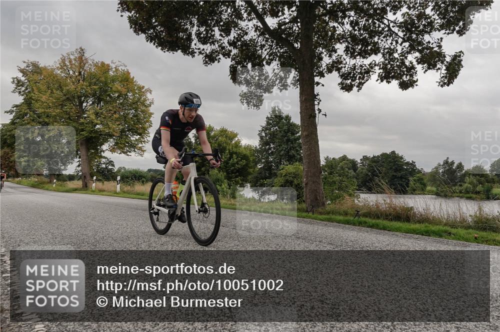 30.08.2026 - Elbe Triathlon Hamburg Michael Burmester http://msf.ph/oto/10051002 30.08.2026 10:09:47 Radfahren 690, 693, 811, 828, 937, 1897 meine-sportfotos.de