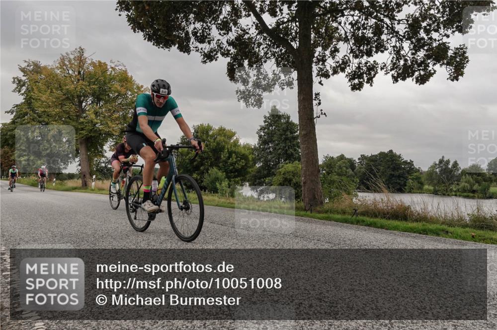 30.08.2026 - Elbe Triathlon Hamburg Michael Burmester http://msf.ph/oto/10051008 30.08.2026 10:09:53 Radfahren 529, 570, 690, 828, 858, 937, 967 meine-sportfotos.de