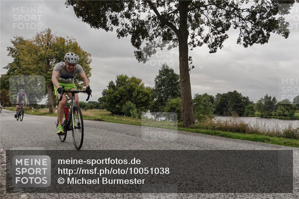30.08.2026 - Elbe Triathlon Hamburg Michael Burmester http://msf.ph/oto/10051038 30.08.2026 10:10:12 Radfahren 516, 642, 840, 855 meine-sportfotos.de
